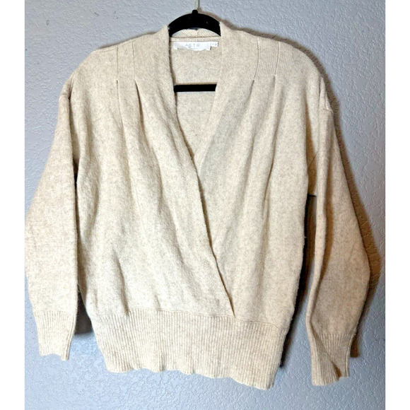 ASTR The Label Wrap Deep V Sweater Women Sz S Oatmeal Wool Preppy Luxe Old Money - Picture 1 of 5